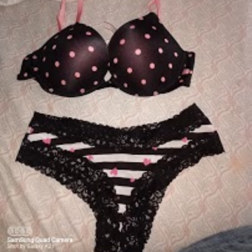 VS NWT SET